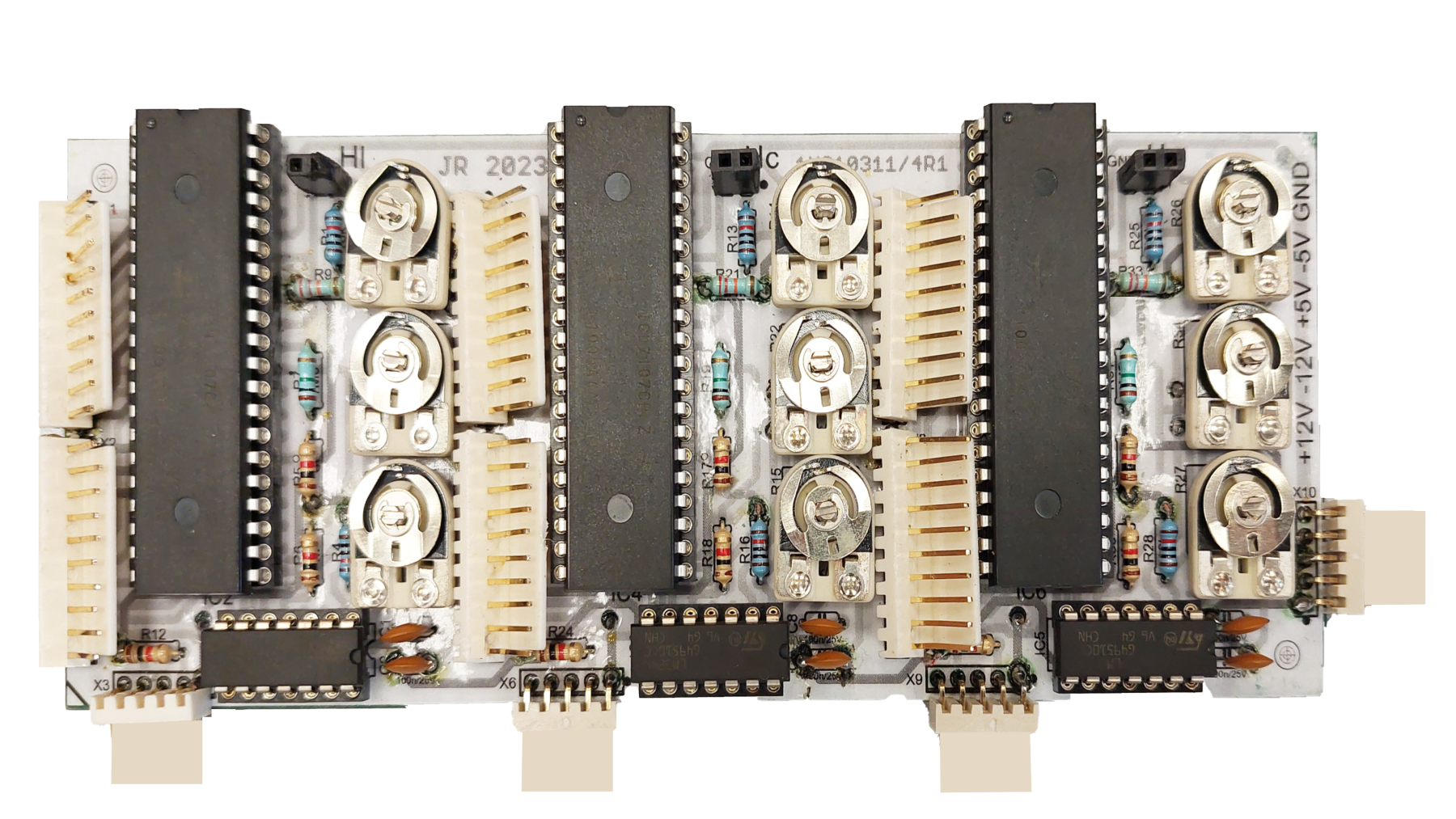 A/D převodník pro buzení sedmisegmentových zobrazovačů